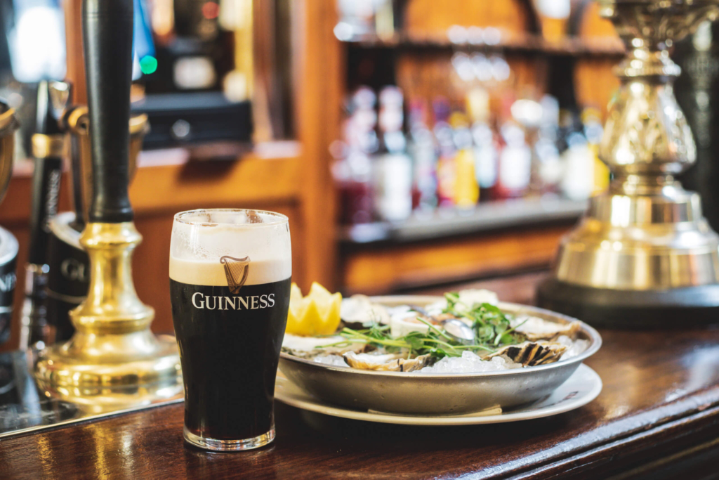 Food-Pairing-guinness_pint_and_oysters